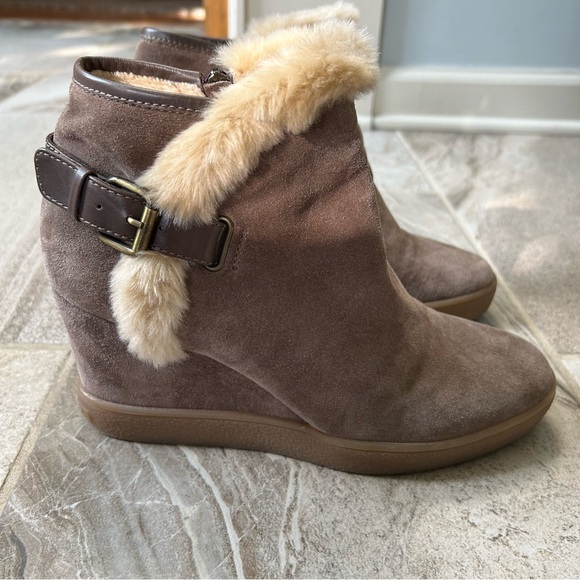 Aquatalia Cameron Waterproof Faux-Fur Trimmed Suede Wedge Bootie, Size 9.5 Women - Picture 2 of 11
